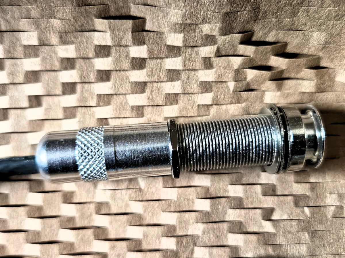 Close-up of the Crescendo endpin jack